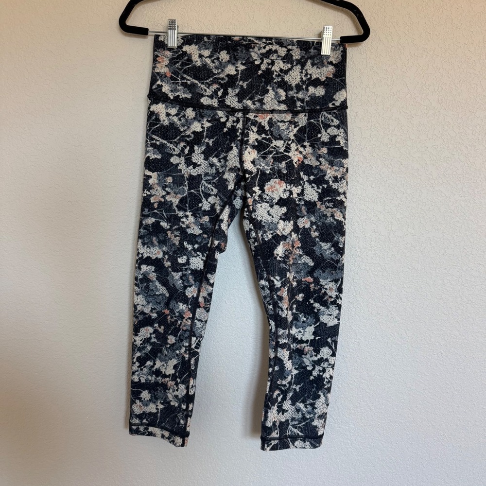Lululemon Wunder Under Crop Hi-Rise Spring Bloom Multi Floral Activewear Capri 8